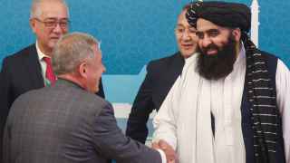 Глава Татарстана Рустам Минниханов и глава МИД в сформированном талибами правительстве Афганистана Амир Хан Моттаки